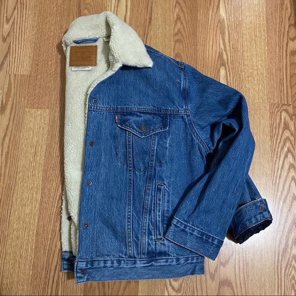 Levi’s Sherpa Jacket w/ logo - Picture 4 of 6